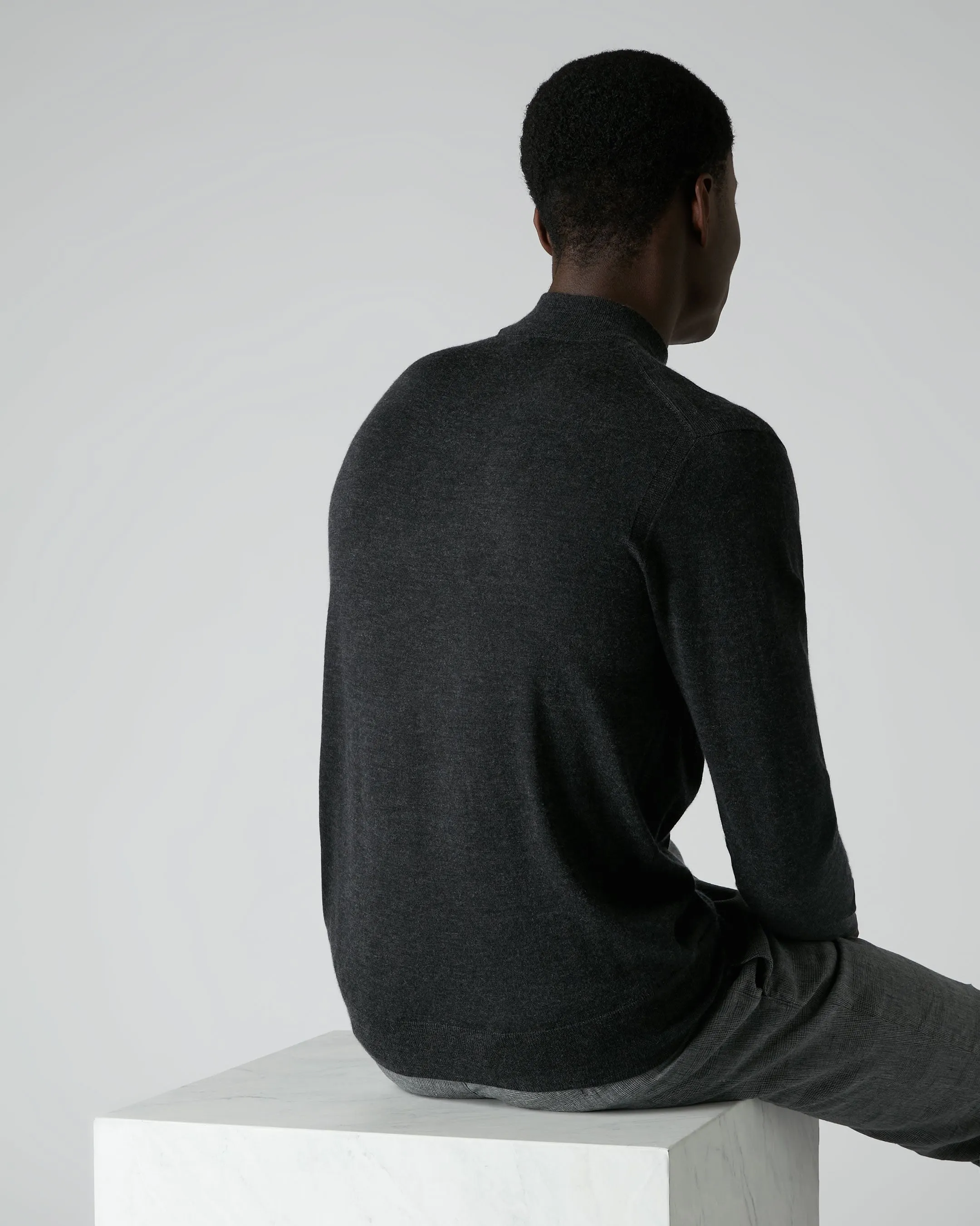 007 Fine Gauge Cashmere Turtle Neck Jumper Dark Charcoal Grey