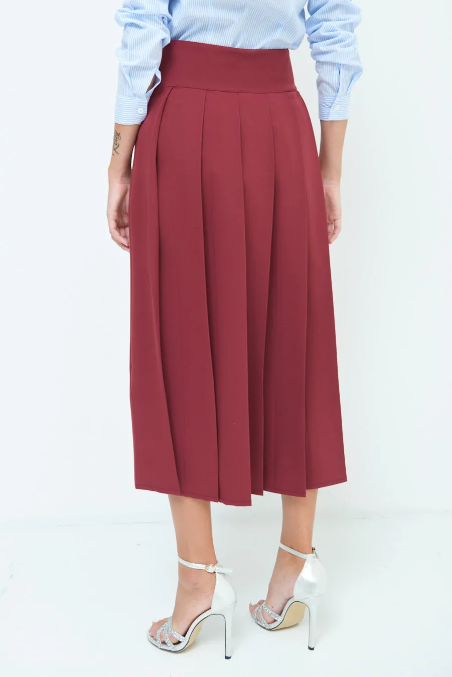High-waisted pleated midi skirt wholesale