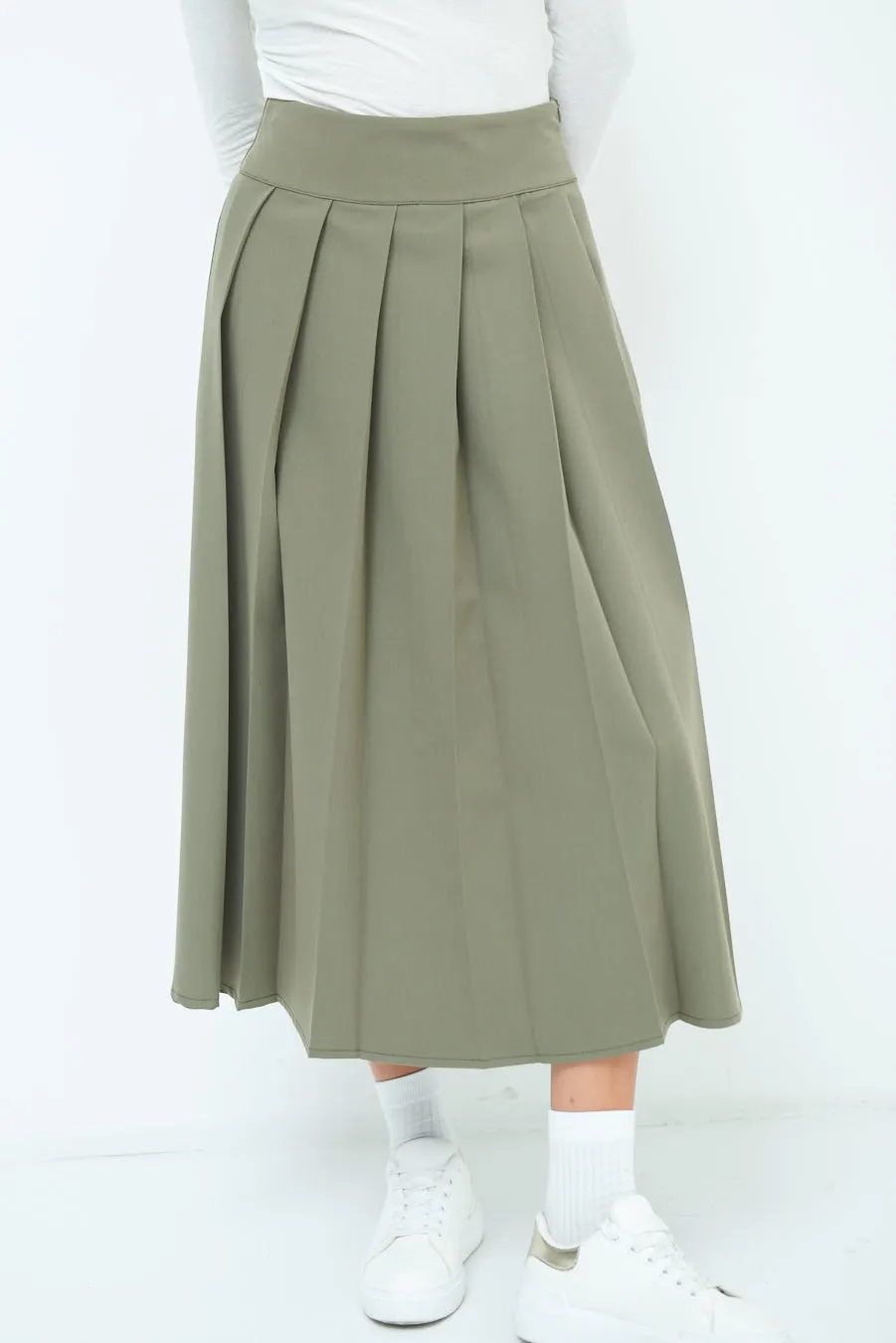 High-waisted pleated midi skirt wholesale