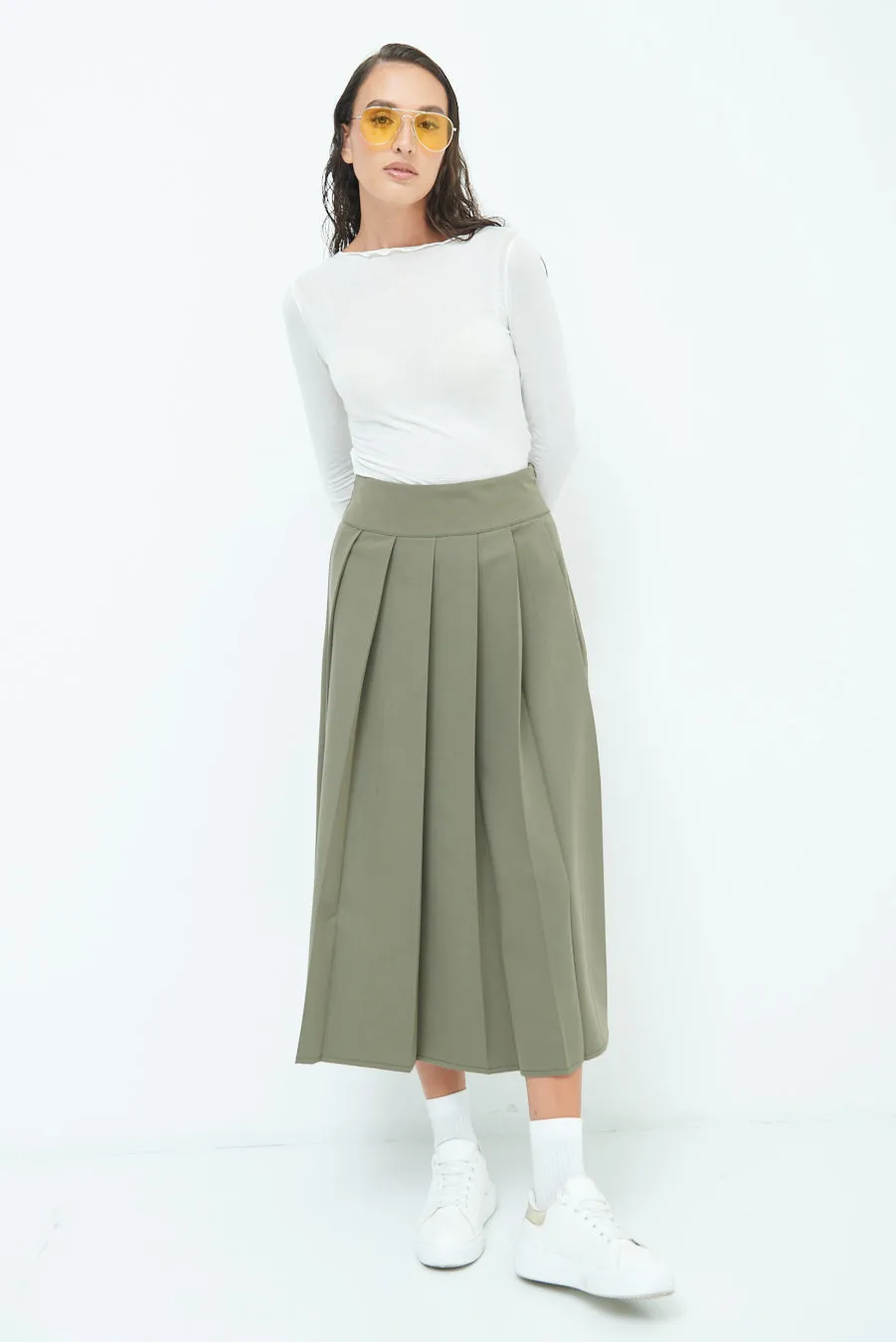High-waisted pleated midi skirt wholesale
