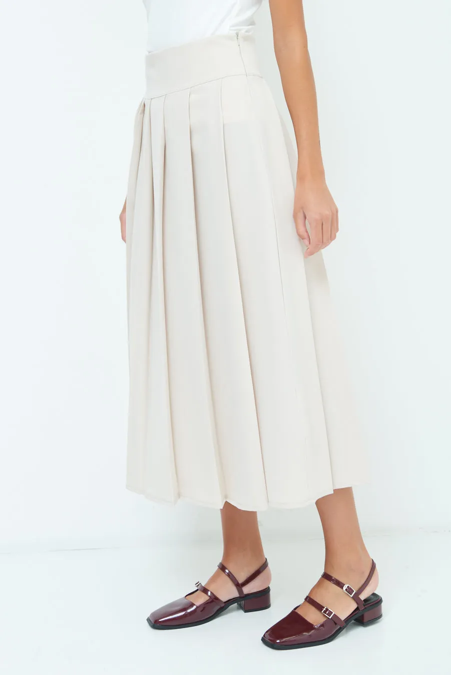 High-waisted pleated midi skirt wholesale