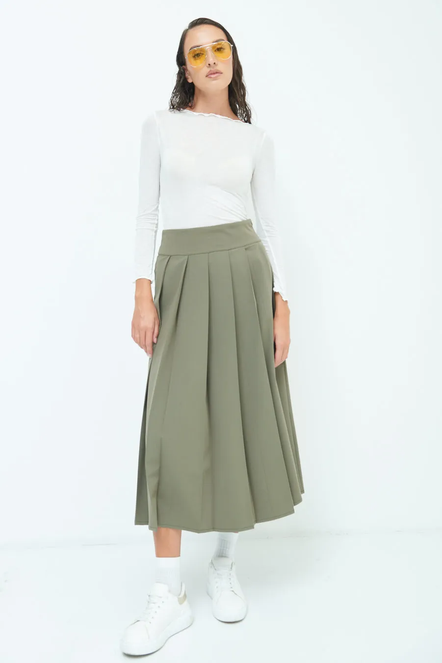 High-waisted pleated midi skirt wholesale