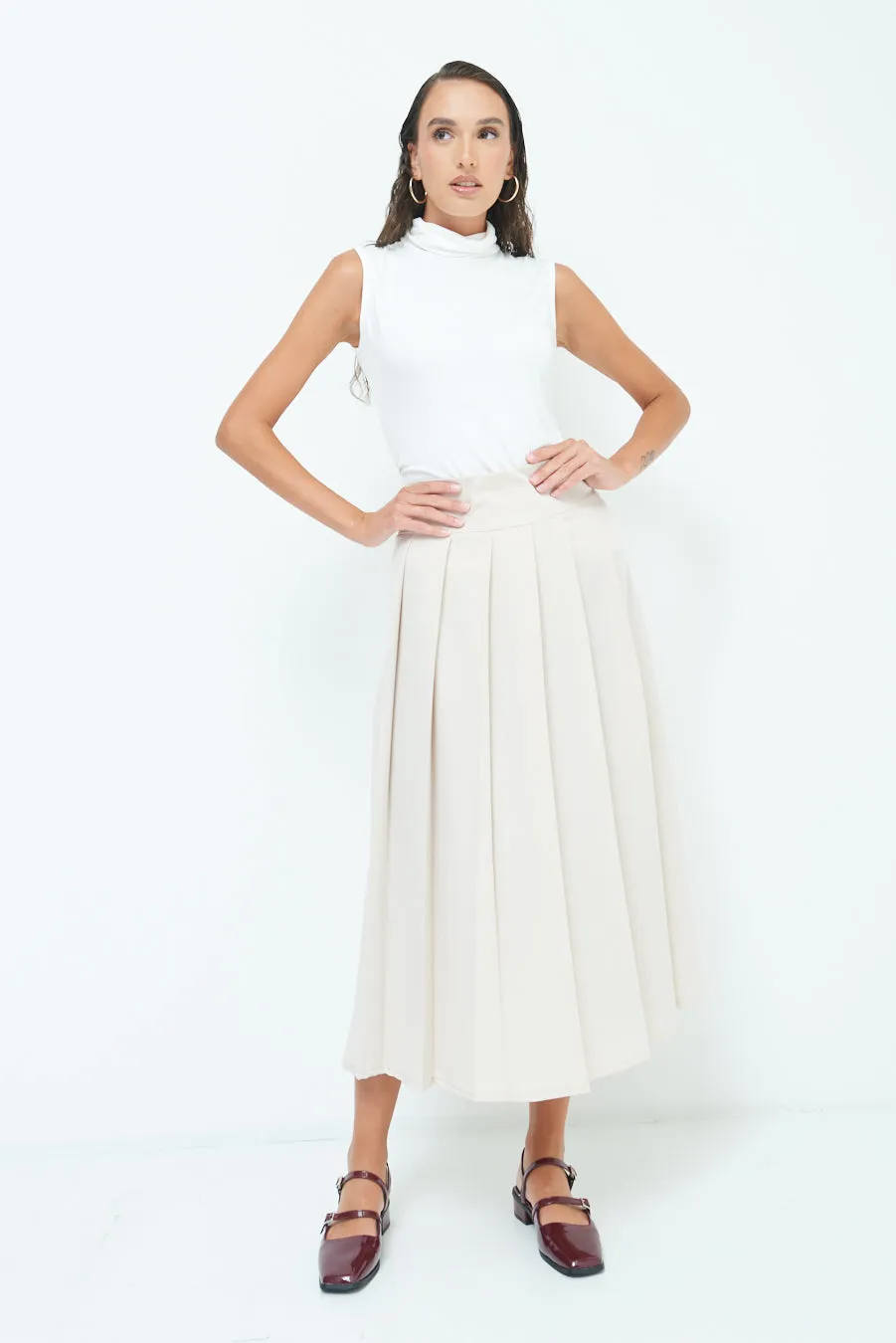 High-waisted pleated midi skirt wholesale